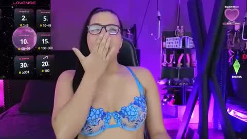 Snapshot of freya_aspen chatting on February 11, 11:12 pm online show from February 11, 11:12 pm