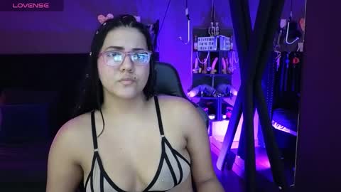 Snapshot of freya_aspen chatting on March 4, 5:34 pm online show from March 4, 5:34 pm
