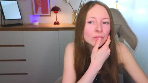 Freya online show from December 10, 4:27 pm