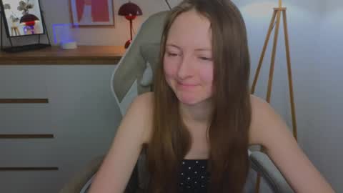 Freya online show from December 17, 7:04 pm