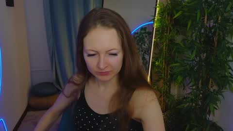 Freya online show from December 20, 3:31 pm