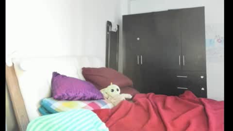 Snapshot of freya_shaik_ chatting on February 19, 3:52 pm freya_shaik_ online show from February 19, 3:52 pm