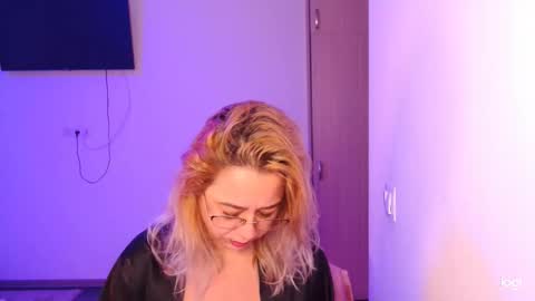 Snapshot of freyaamore chatting on March 2, 7:37 am ANNE online show from March 2, 7:37 am