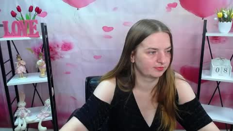 Snapshot of freyadak chatting on May 8, 5:18 pm FreyaDak online show from May 8, 5:18 pm