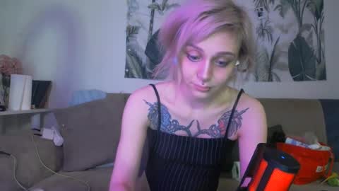 Snapshot of freyakatty chatting on July 15, 3:28 pm Freyakatty online show from July 15, 3:28 pm