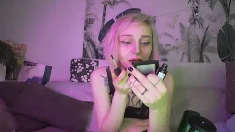 Snapshot of freyakatty chatting on July 20, 5:37 pm Freyakatty online show from July 20, 5:37 pm