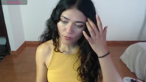 freyarouge online show from April 18, 4:22 pm