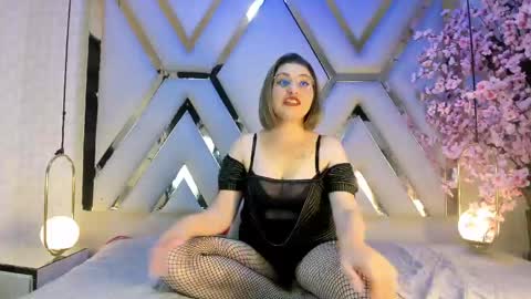 Snapshot of freyastarling chatting on May 28, 12:13 pm Freya Starling online show from May 28, 12:13 pm