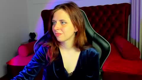 Snapshot of freyaveys chatting on June 18, 9:14 am FreyaVeys online show from June 18, 9:14 am