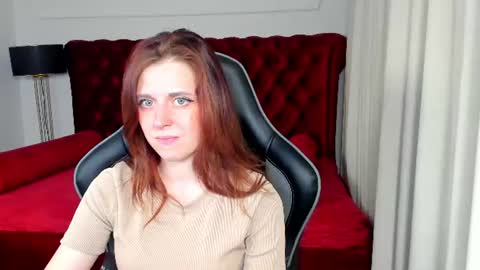 Snapshot of freyaveys chatting on June 25, 5:23 am FreyaVeys online show from June 25, 5:23 am