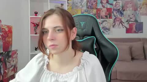 Snapshot of freyaveys chatting on June 29, 5:03 am FreyaVeys online show from June 29, 5:03 am