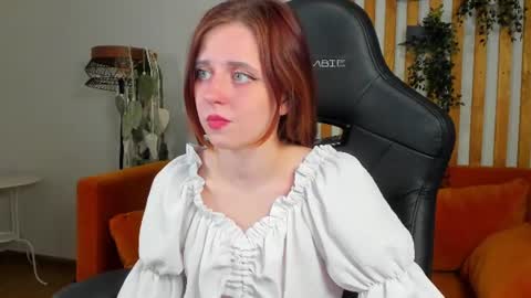 Snapshot of freyaveys chatting on July 4, 5:02 am FreyaVeys online show from July 4, 5:02 am