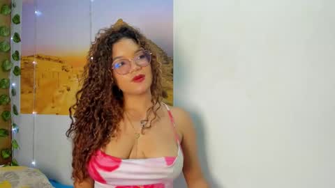 Frezzita online show from October 19, 7:36 pm