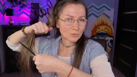 Snapshot of fridatander chatting on March 3, 3:20 pm Frida Tander online show from March 3, 3:20 pm