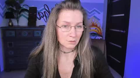 Snapshot of fridatander chatting on March 8, 1:03 pm Frida Tander online show from March 8, 1:03 pm