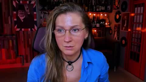 Snapshot of fridatander chatting on September 15, 1:11 pm Frida Tander online show from September 15, 1:11 pm