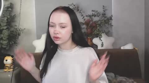 friend_zone_ online show from April 6, 11:22 am