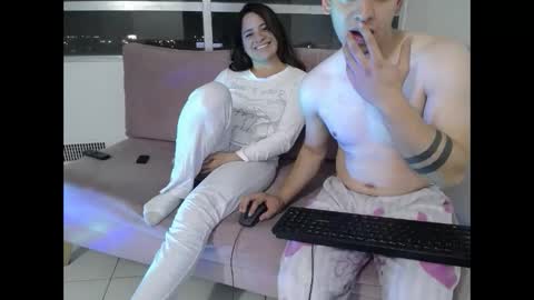 Snapshot of friendshot1209 chatting on October 6, 4:43 am Oliver-Venus online show from October 6, 4:43 am