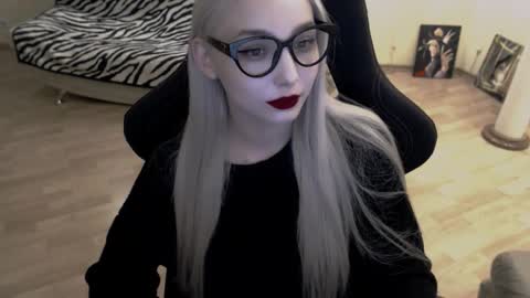 Snapshot of fromsun_forsoul chatting on October 14, 4:30 pm Lilith online show from October 14, 4:30 pm