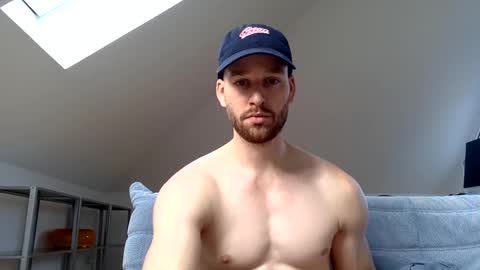 Snapshot of frozenyoga chatting on September 26, 8:40 am frozenyoga online show from September 26, 8:40 am