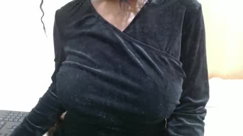 fruity28 online show from November 17, 4:57 pm