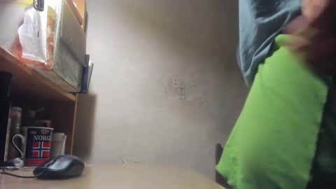 Snapshot of frumcake chatting on January 15, 12:51 am FrumCake online show from January 15, 12:51 am