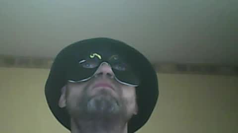 Snapshot of fryboxxxxx chatting on April 15, 12:34 pm fry online show from April 15, 12:34 pm