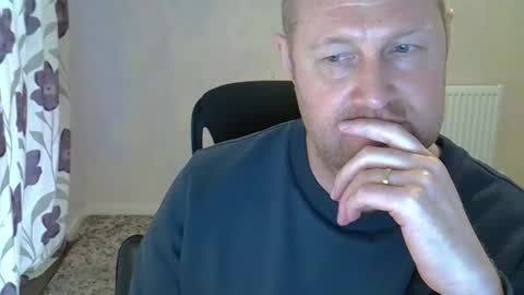 Snapshot of fuck_buddy_uk chatting on February 26, 9:19 am Fuck Buddy UK online show from February 26, 9:19 am