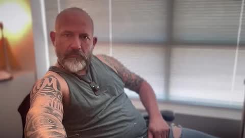 Snapshot of fuckadilf chatting on April 22, 4:41 pm fuckadilf online show from April 22, 4:41 pm