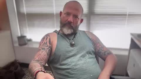 Snapshot of fuckadilf chatting on April 24, 6:43 pm fuckadilf online show from April 24, 6:43 pm