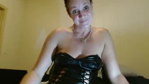 Snapshot of fuckanaries69 chatting on September 24, 2:59 am Aries69 online show from September 24, 2:59 am