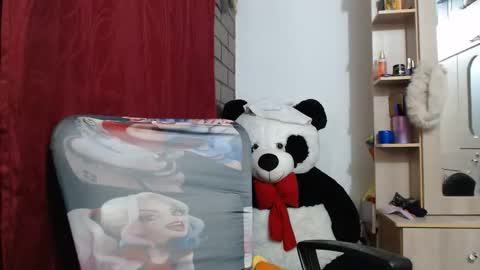 Mia and Gary  online show from April 7, 2:01 am