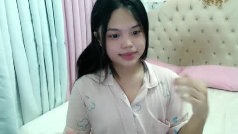 Snapshot of fuckme4everx chatting on June 18, 2:45 am Bunny online show from June 18, 2:45 am