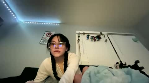 Snapshot of fudgeyvanilla chatting on February 20, 9:44 am White Chocolate online show from February 20, 9:44 am
