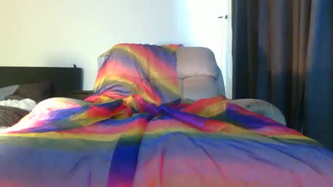 Pizzaz online show from November 13, 1:37 am