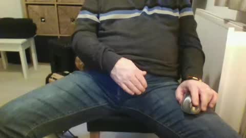 Snapshot of fullballs11 chatting on January 22, 4:12 pm fullballs11 online show from January 22, 4:12 pm