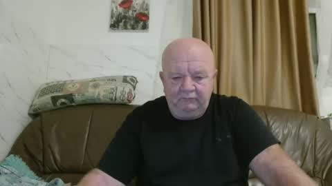 fullballs6 online show from December 2, 3:01 am