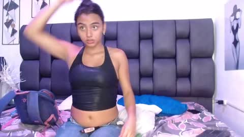 Snapshot of fun_and_horny_ chatting on March 5, 1:39 pm fun_and_horny_ online show from March 5, 1:39 pm