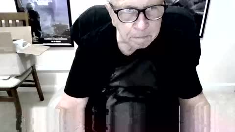 Snapshot of funclemike chatting on October 9, 6:17 pm funclemike online show from October 9, 6:17 pm