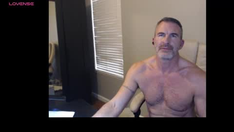 Snapshot of funfitmalelv2 chatting on February 3, 11:43 pm funfitmalelv2 online show from February 3, 11:43 pm