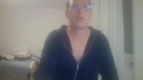 Snapshot of funneltunnel chatting on April 19, 6:21 pm funneltunnel online show from April 19, 6:21 pm