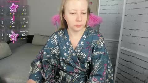 Snapshot of funny_bunny4 chatting on February 10, 9:47 pm funny_bunny4 online show from February 10, 9:47 pm