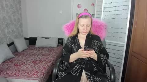 Snapshot of funny_bunny4 chatting on March 3, 7:49 pm funny_bunny4 online show from March 3, 7:49 pm