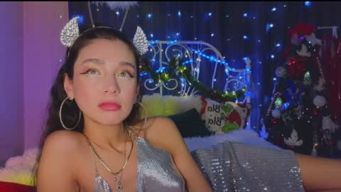Snapshot of funny_whotsss chatting on December 21, 11:56 pm Tiffany online show from December 21, 11:56 pm