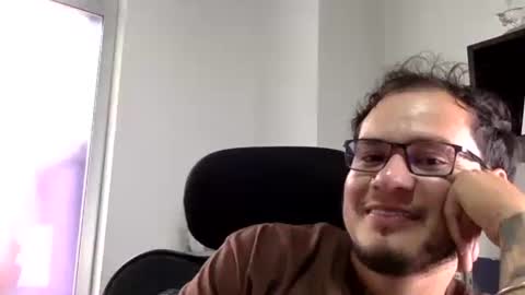 Snapshot of funnyboys18 chatting on June 5, 6:13 pm Zanty online show from June 5, 6:13 pm