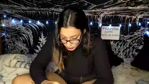 futuresizequeen online show from November 29, 3:09 am