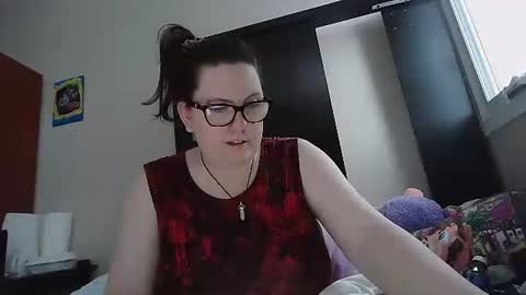 fuzzypeaches87 online show from December 21, 8:16 pm