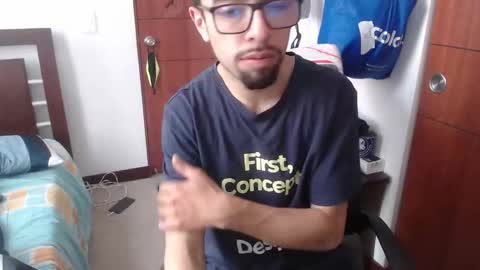 Snapshot of fvckhorneyguy chatting on October 26, 3:18 pm andrew online show from October 26, 3:18 pm