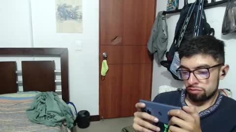 Snapshot of fvckhorneyguy chatting on June 2, 3:52 am andrew online show from June 2, 3:52 am