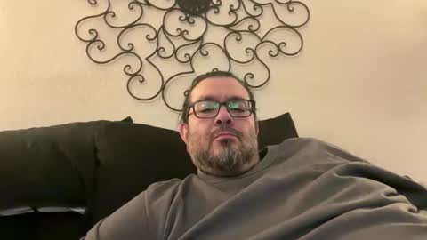 Snapshot of fvguru chatting on December 4, 11:24 pm TatdDaddy online show from December 4, 11:24 pm